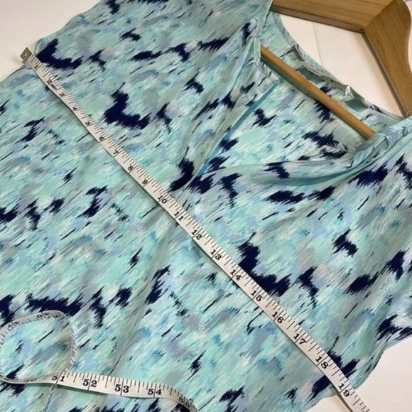 Max Studio blue patterned silk short sleeve blouse size medium - Picture 6 of 7